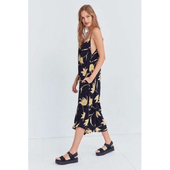 Silence + Noise Winona Oversized Jumpsuit Romper - Picture 3 of 3